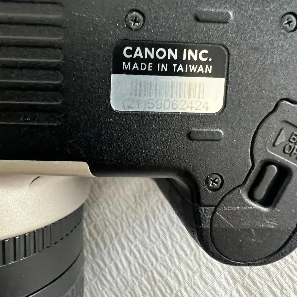 Canon EOS Rebel/2000 EOS/300 With Zoom Lens 80-200mm